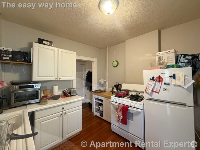 Building Photo - 9 Eustis St Rental
