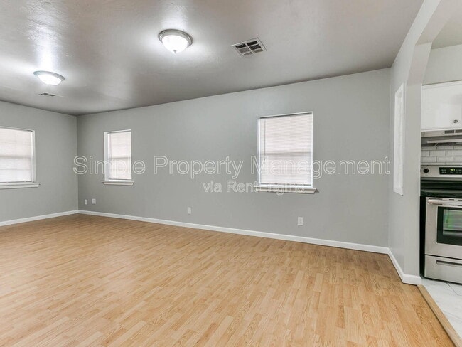Photo - 137 S Draper Ave