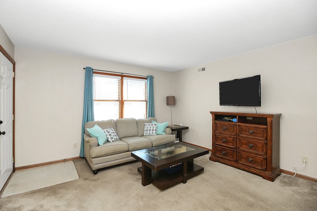 Photo - 305 Beaty Rd Unidad 17