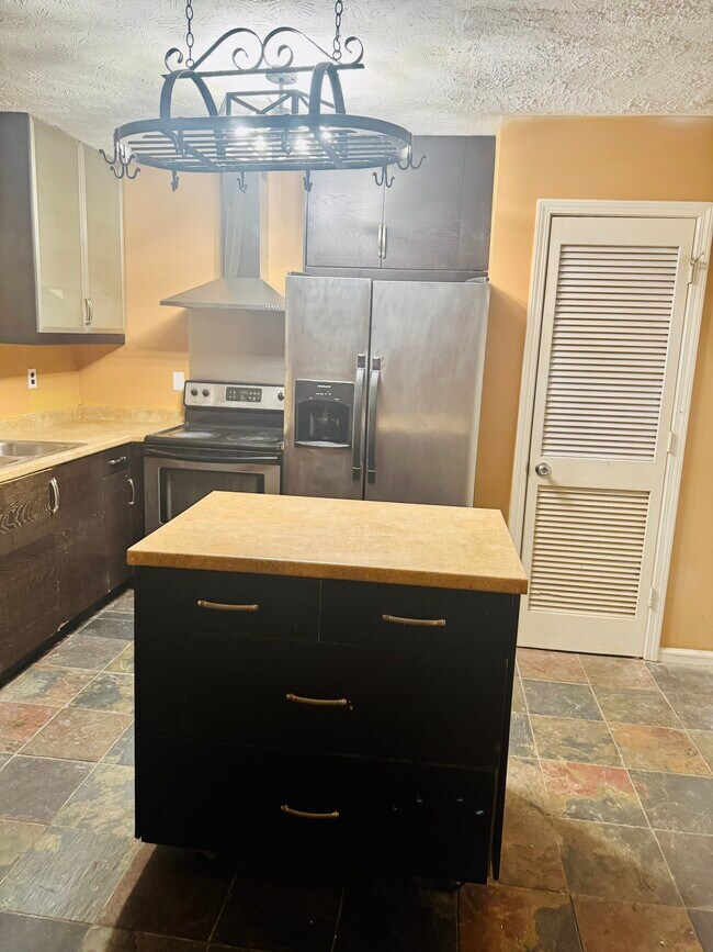 Photo - 2641 Parkside Way