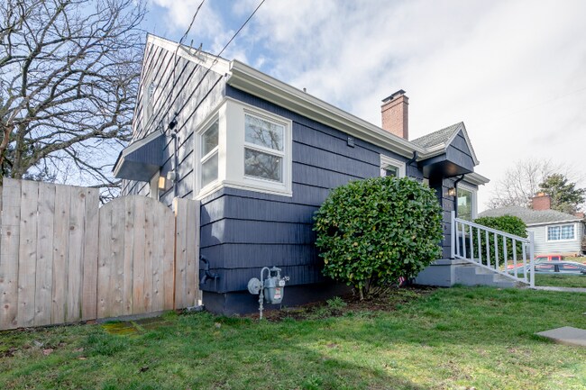 Photo - 5130 N Yale St