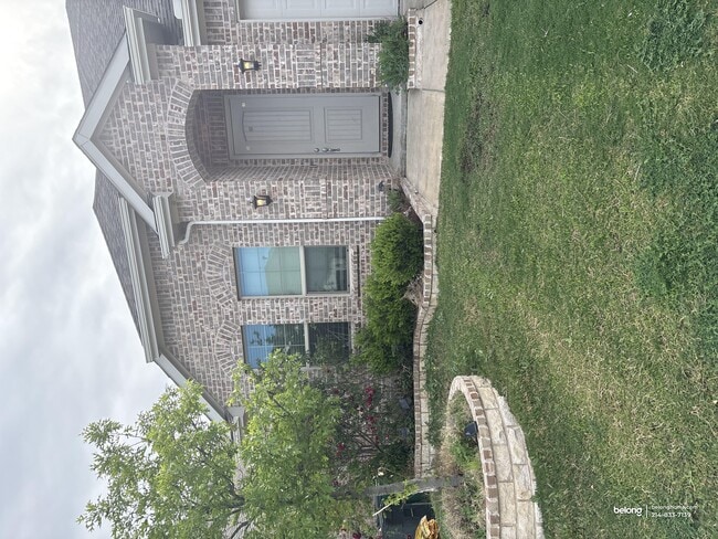 Building Photo - 5458 Ridgeway Dr