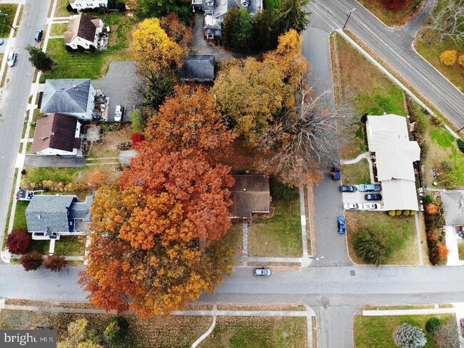 Photo - 202 Holly St