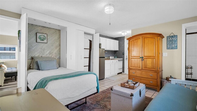 Building Photo - 483 E Shore Dr Rental
