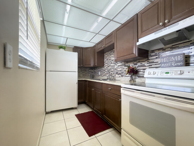 Building Photo - 200 Bonnie Blvd Unit 117