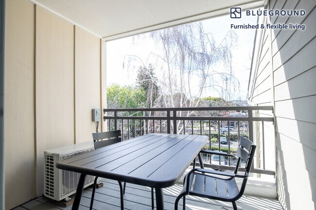1050 Benton St Unit SI FL3-ID308
