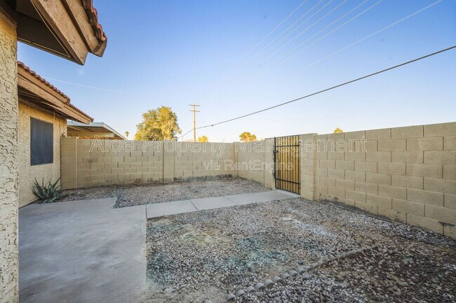 Photo - 9953 E Billings St Unidad 3