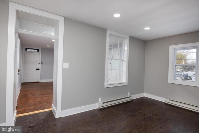 Photo - 6192 Lower York Rd