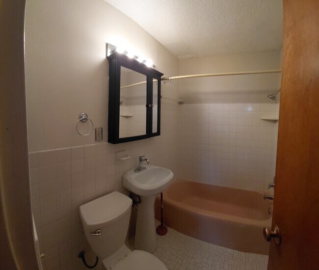 Photo - 1912 DuPont Ave S Unit 106