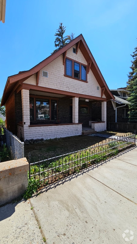Building Photo - 826 W Silver St Rental