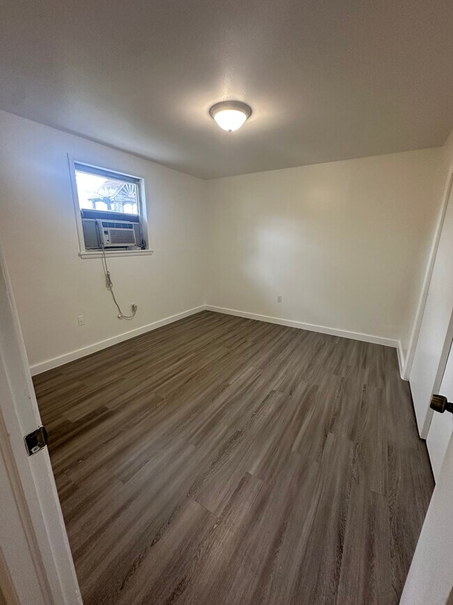 945 & 949 Helios Ave Unit 945 Helios