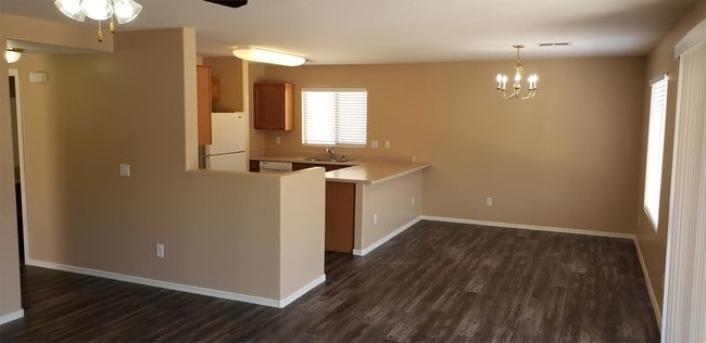 3195 W Carlos Ln