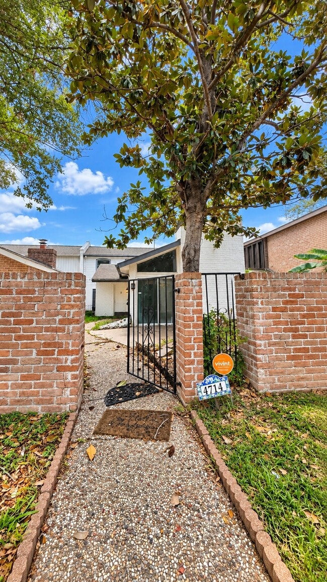 4714 N Cashel Cir