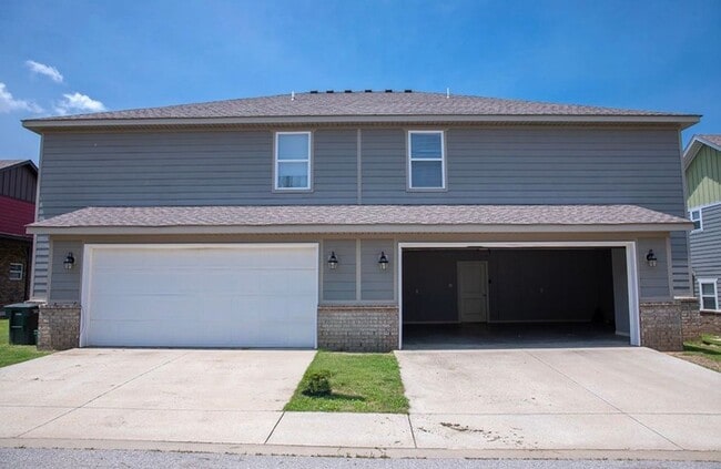 Photo - $200 AMAZON GIFT CARD WITH SIGNED LEASE!! 4b/4.5b Now Pre-leasing For August 10th move in!!