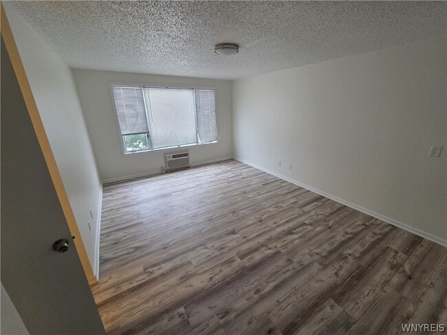 Photo - 255 Portage Rd