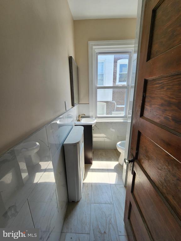 Photo - 419 W Grange Ave