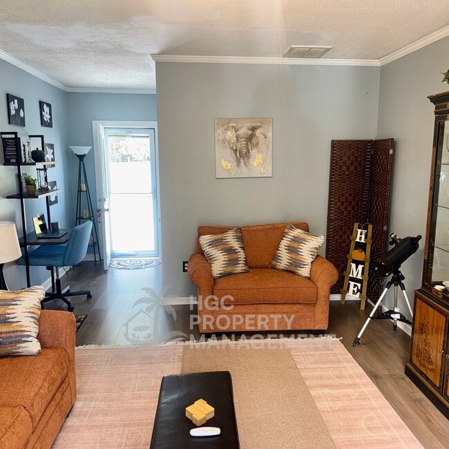 Photo - 1105 Kenningston St
