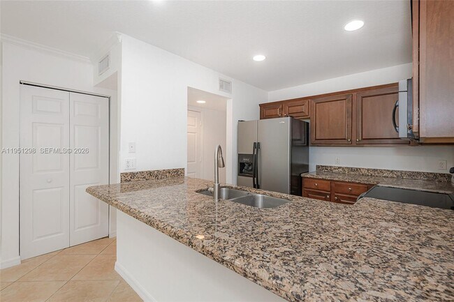 Photo - 1000 Palm Trail