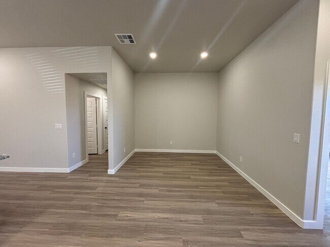 Photo - 1628 132nd St