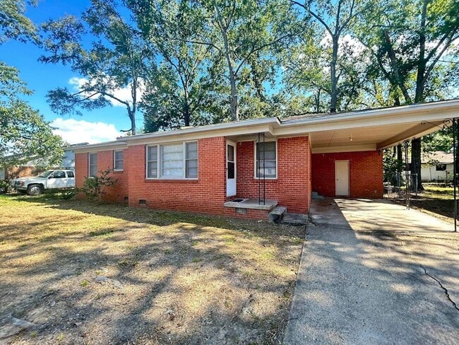 Building Photo - 304 W 34th Ave