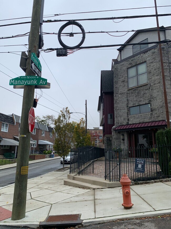 Photo - Beautiful 2 Bedroom Unit 4