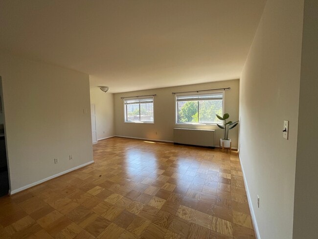 Photo - 4020 Washington Blvd