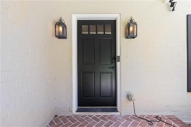 Photo - 2014 Westminster Way NE