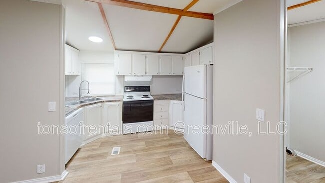 Photo - 311 Goldsmith Rd