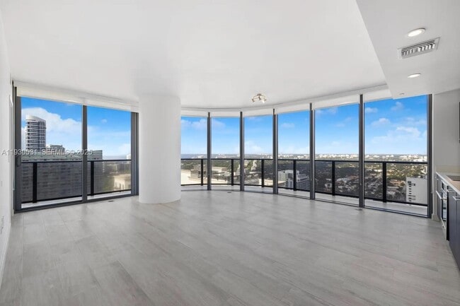 Building Photo - 55 SW 9th St Unit 3806