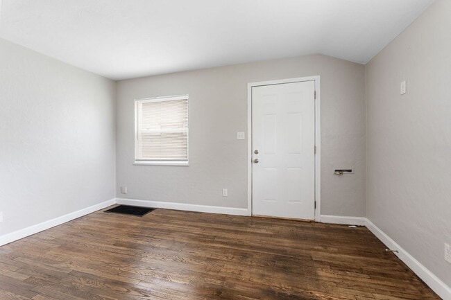 Photo - 388-390-390 S Powell Ave Unit 390 S Powell Ave