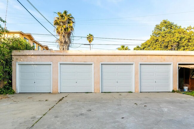 Photo - Bright and airy 2-bedroom 2-bath in Mid- City Unit 4537 ½