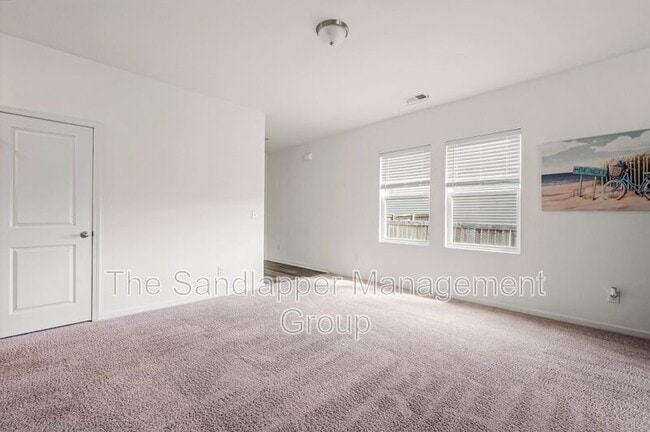 Photo - 435 Pender Woods Dr