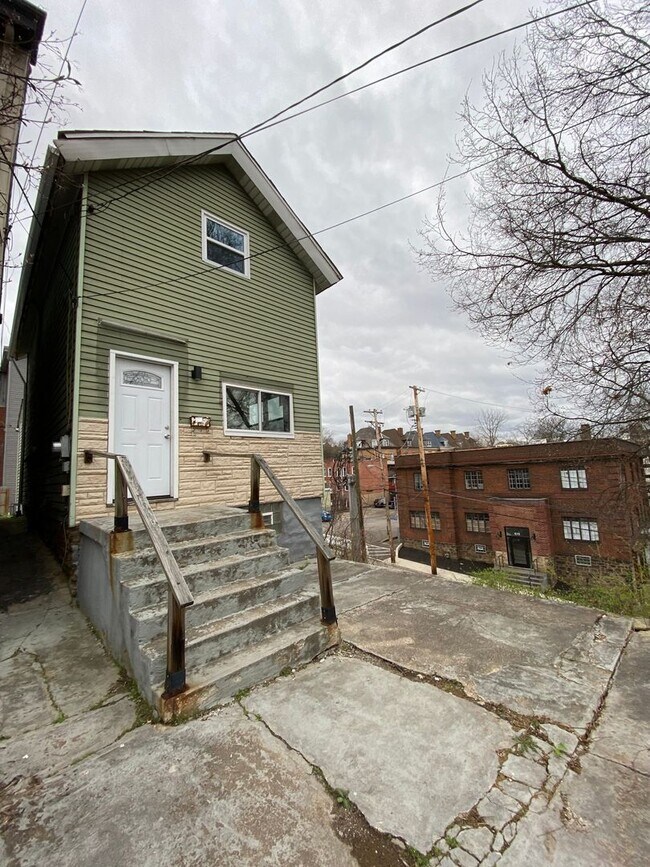 Photo - NEWLY RENOVATED 2 BEDROOM IN THE HEART OF BLOOMFIELD!