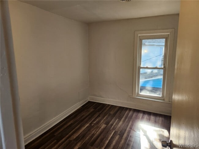 Photo - 325 Breckenridge St