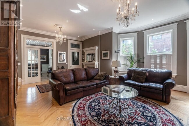 Photo - 166 High Park Ave