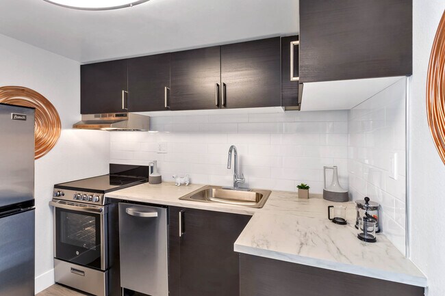 Photo - 10 South Penn