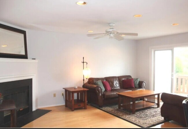 4 Victoria Cir