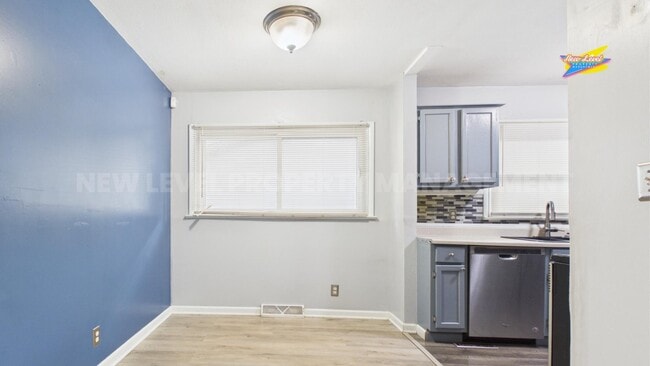 Photo - 6040 Hartford Dr