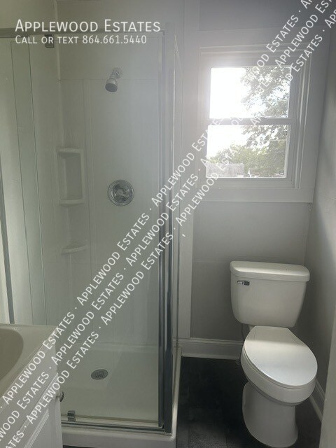 Photo - 611 Forest St