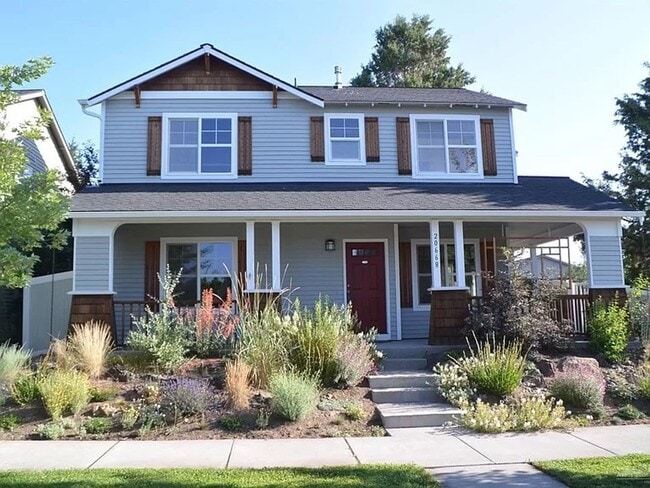 Building Photo - 3 Bed 2.5 Bath Home in desirable location!