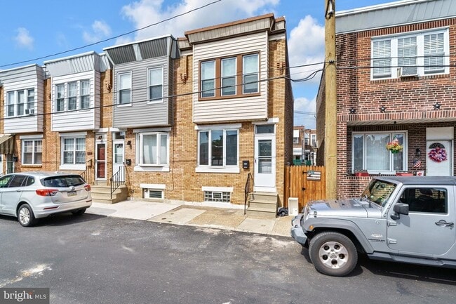 Building Photo - 3358 Livingston St Rental