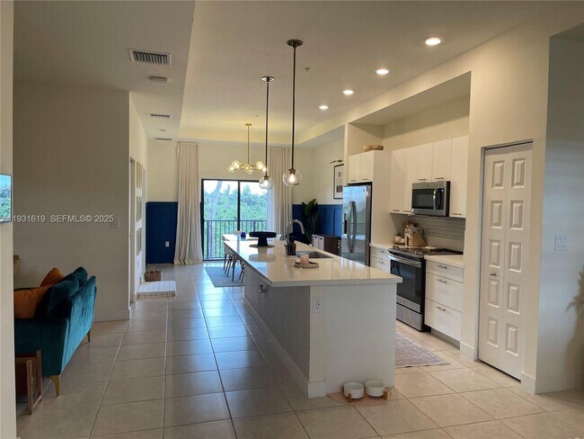 Photo - 8175 NW 104th Ave Unidad 33