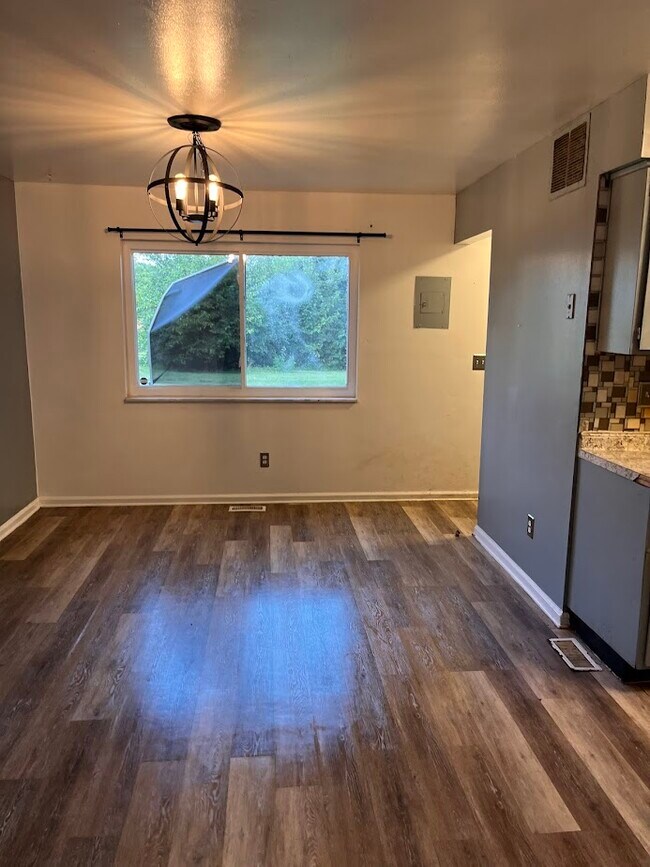 3081 Benchwood Rd Unit 1