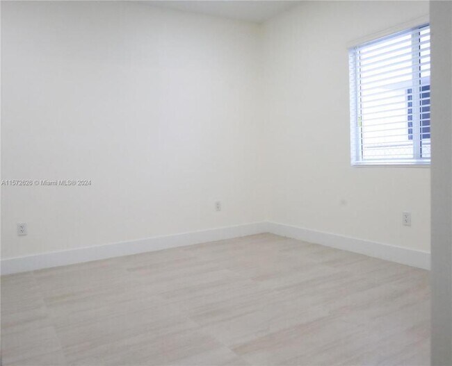 Photo - 3 bedroom in Miami FL 33142