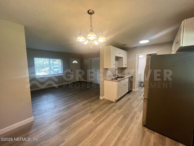 Photo - 6817 Camelot Rd