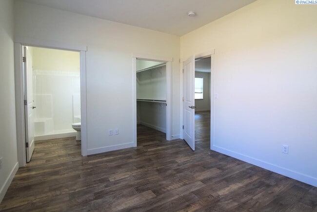 Photo - 3 Bed/2.5 Bath Townhouse in Kennewick