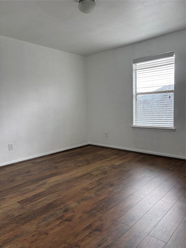 Building Photo - 4614 Pin Oak Creek Ln