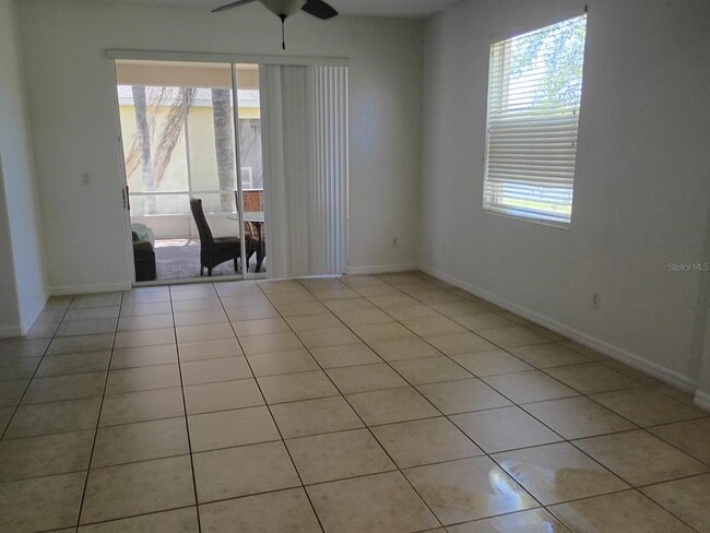 Photo - 3549 Maple Ridge Loop