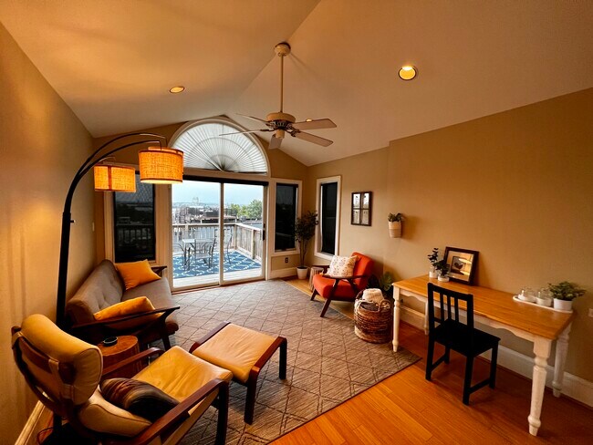 Photo - 2205 E Pratt St