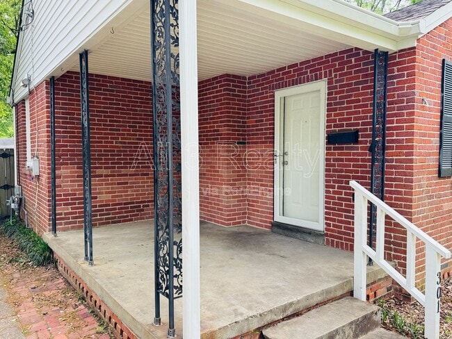 Photo - 301 Bradley Dr